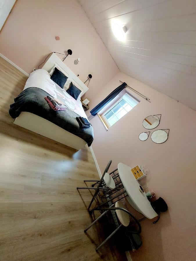Joli Nid Au Coeur Des Ardennes Apartment Bievre Room photo